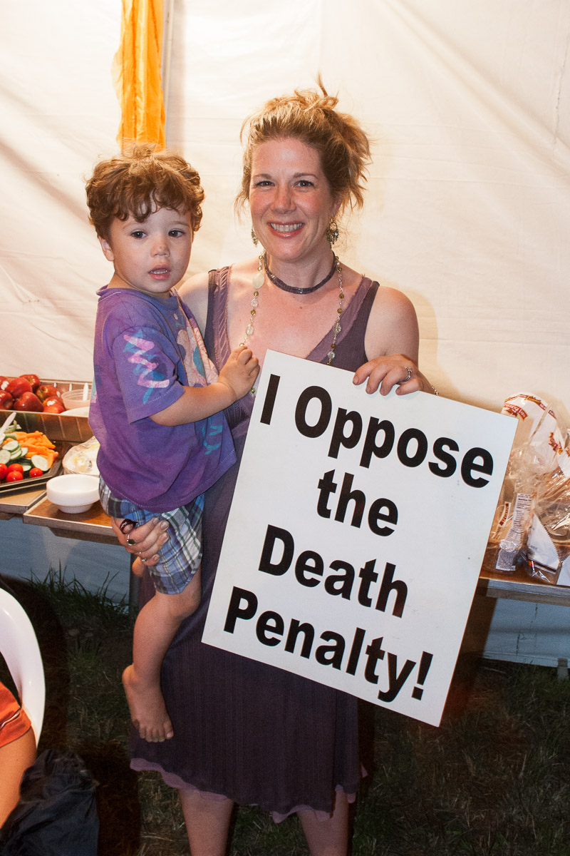 Dar Williams opposes the death penalty and executions